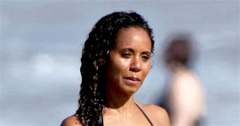 Jada Pinkett Smith Bikini Body Pictures: Stars。